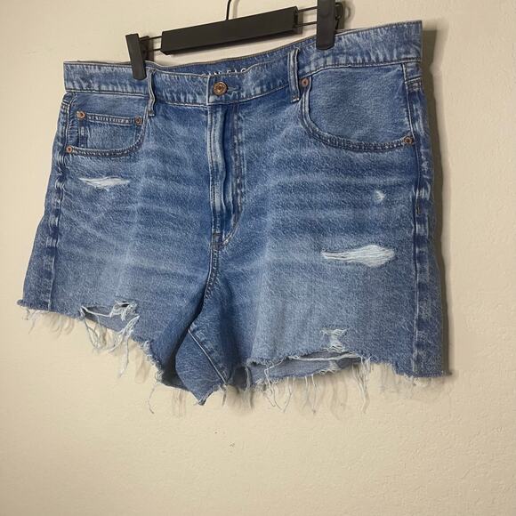 American Eagle 90s Boyfriend Short Cut off Denim High Rise - Size 18 - Picture 3 of 7